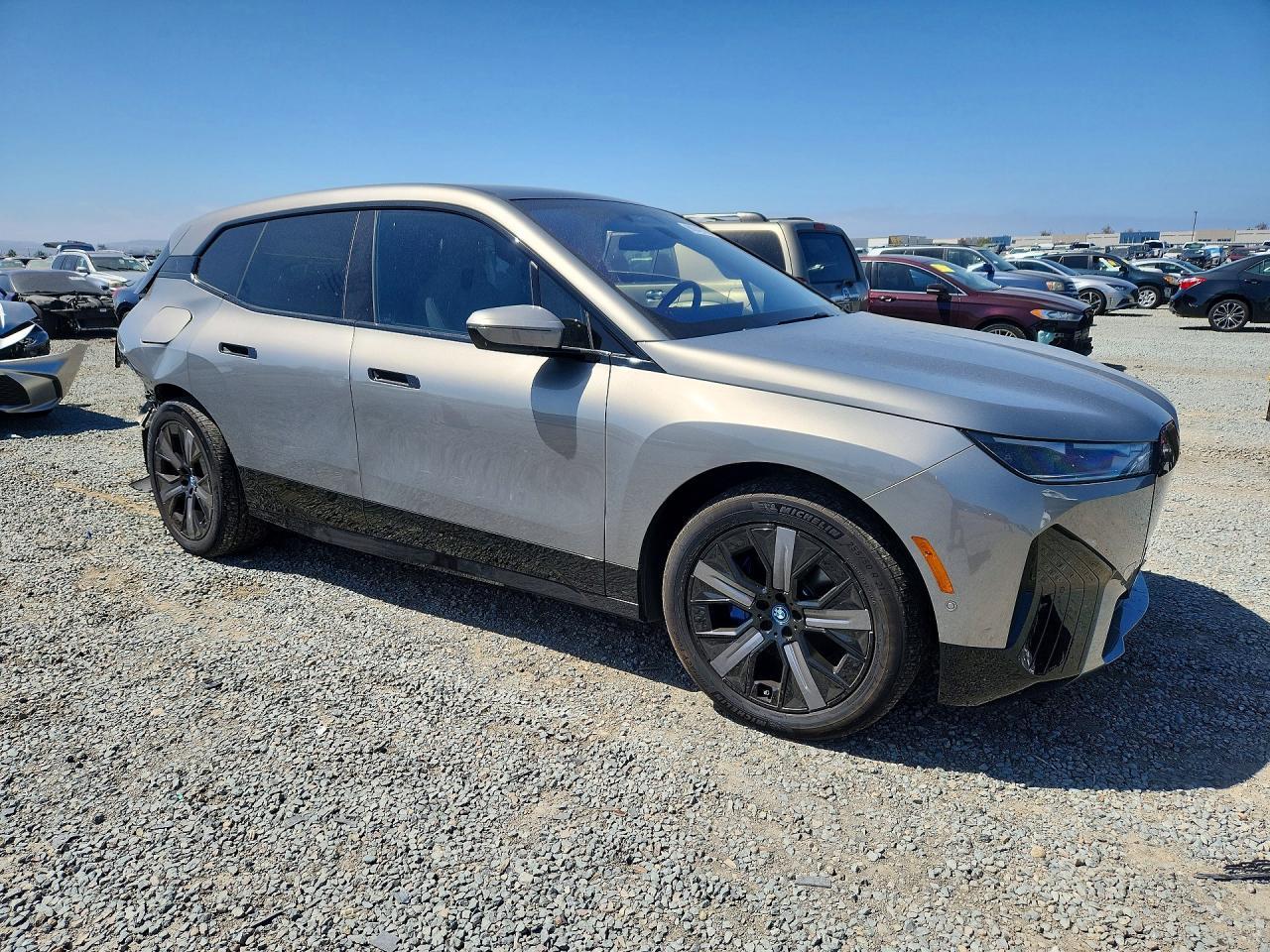 2025 BMW Ix xDrive50 - zdjęcie 4