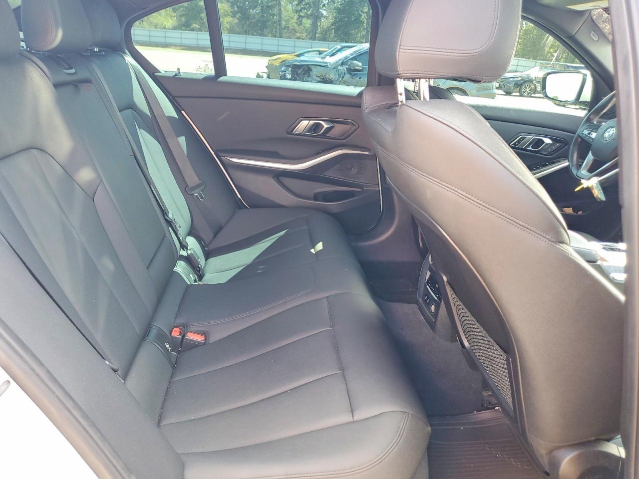 2020 BMW 330I - zdjęcie 10