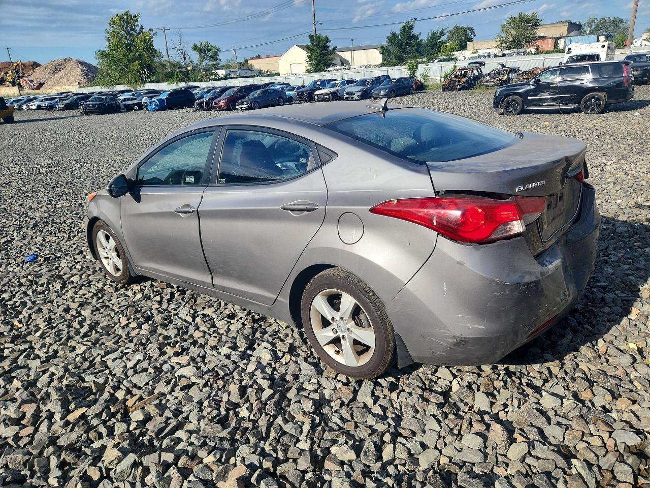 2013 Hyundai Elantra - zdjęcie 2