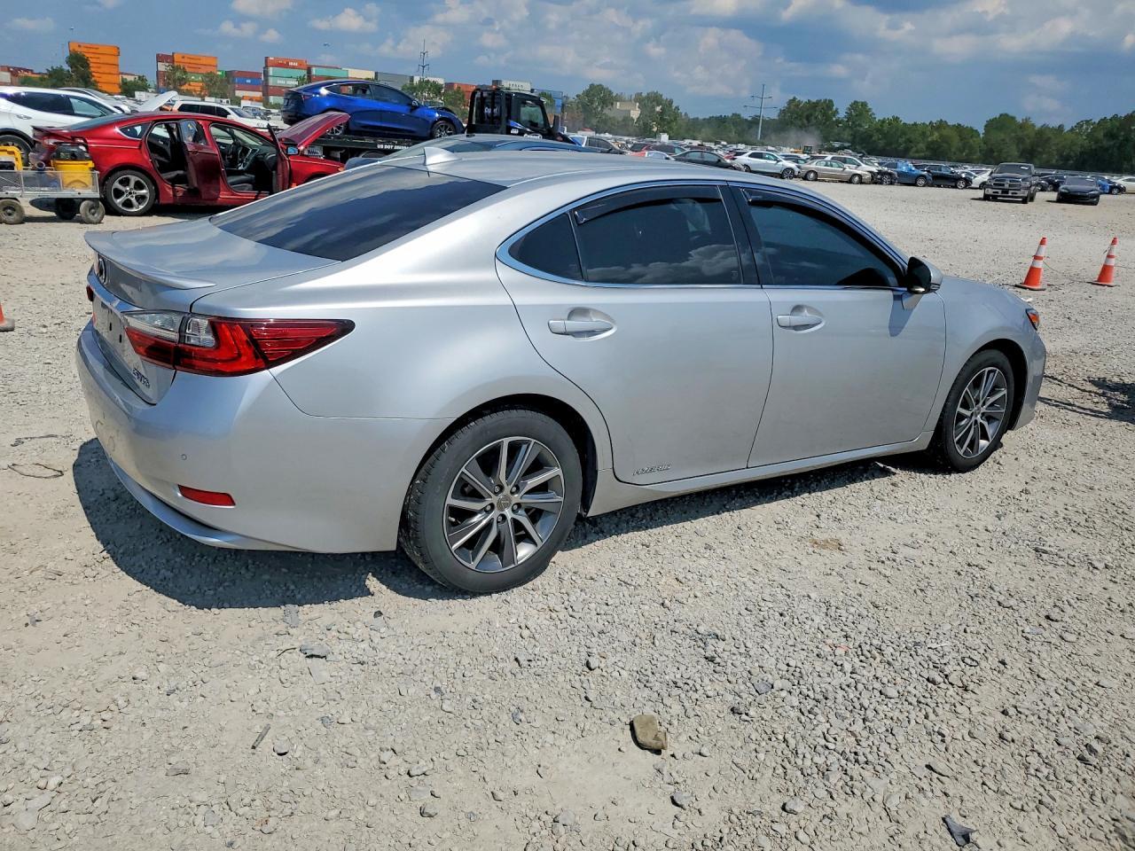 2017 Lexus Es 300H - zdjęcie 3
