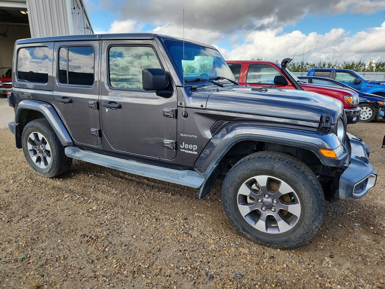 2019 Jeep Wrangler Unlimited Sahara - zdjęcie 4