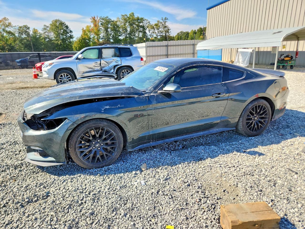 Ford Mustang Coupe - zdjęcie 1