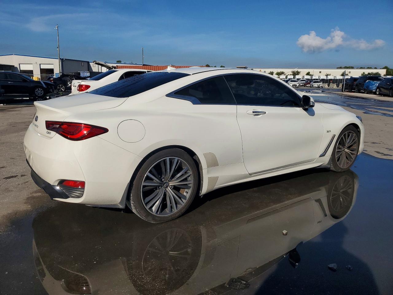 2020 Infiniti Q60 3.0T Luxe - zdjęcie 3