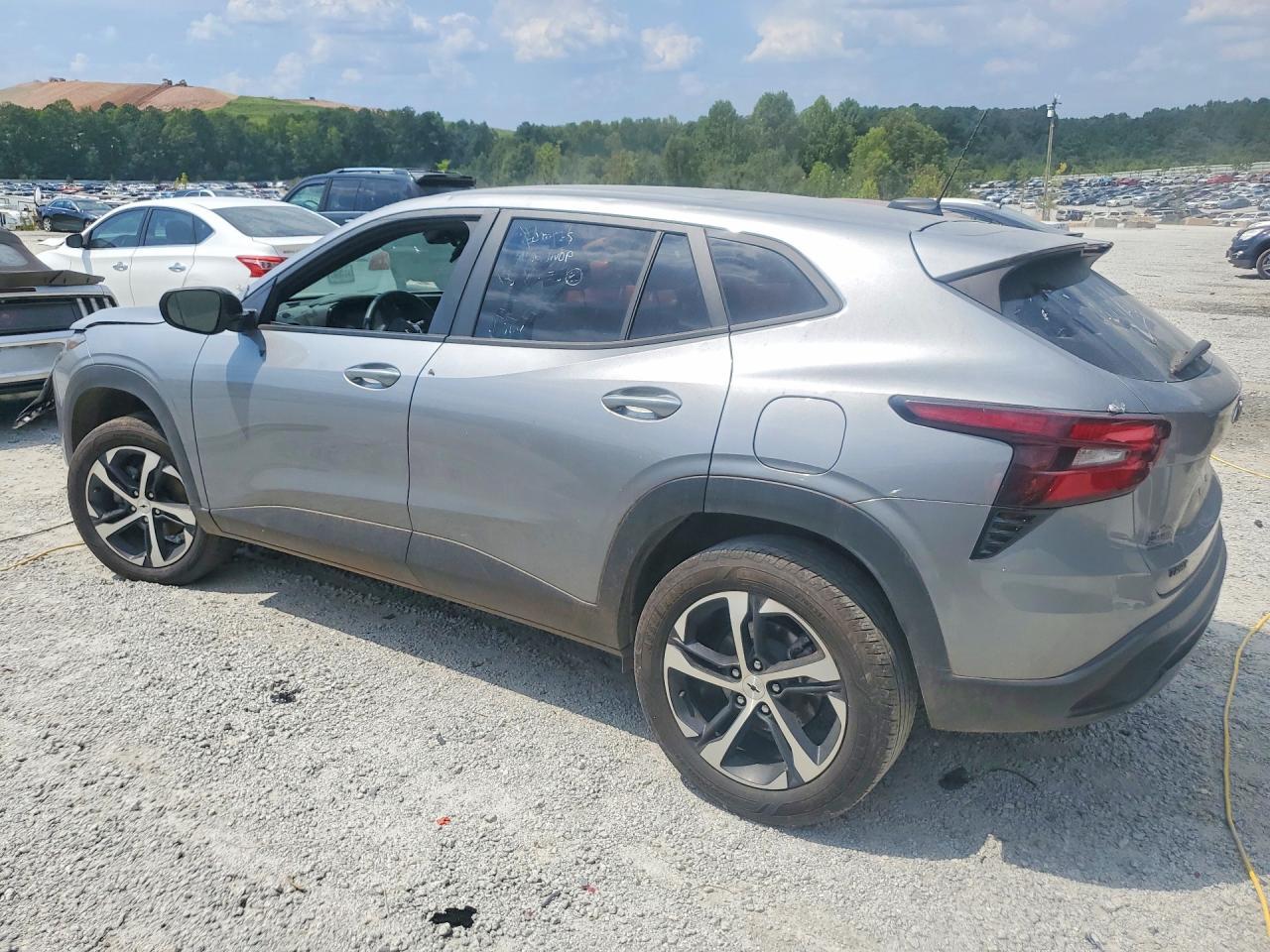 2024 Chevrolet Trax 1Rs - zdjęcie 2