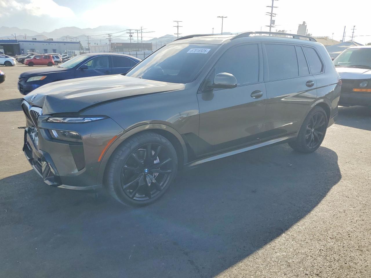 2023 BMW X7 xDrive40I - zdjęcie główne