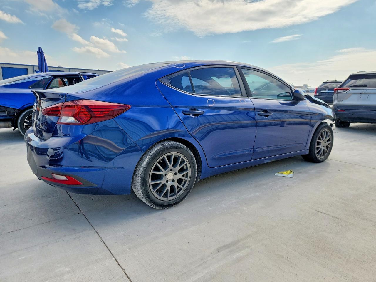 2019 Hyundai Elantra - zdjęcie 3