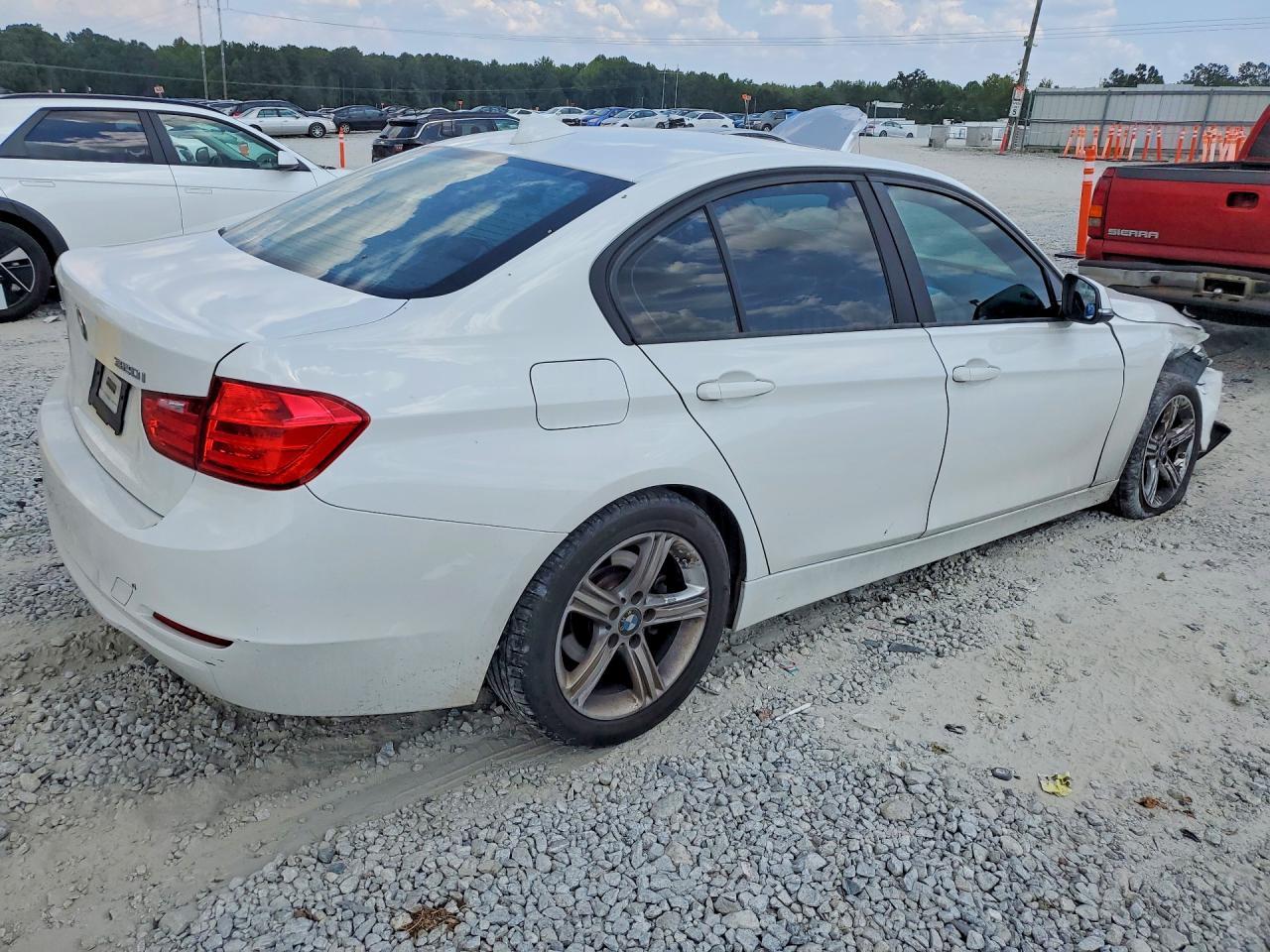 2014 BMW 320 I xDrive - zdjęcie 3