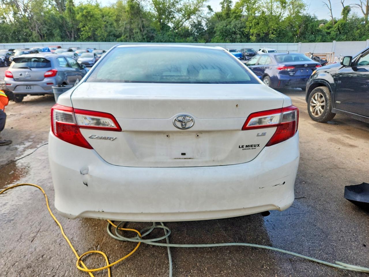 2014 Toyota Camry Le - zdjęcie 6