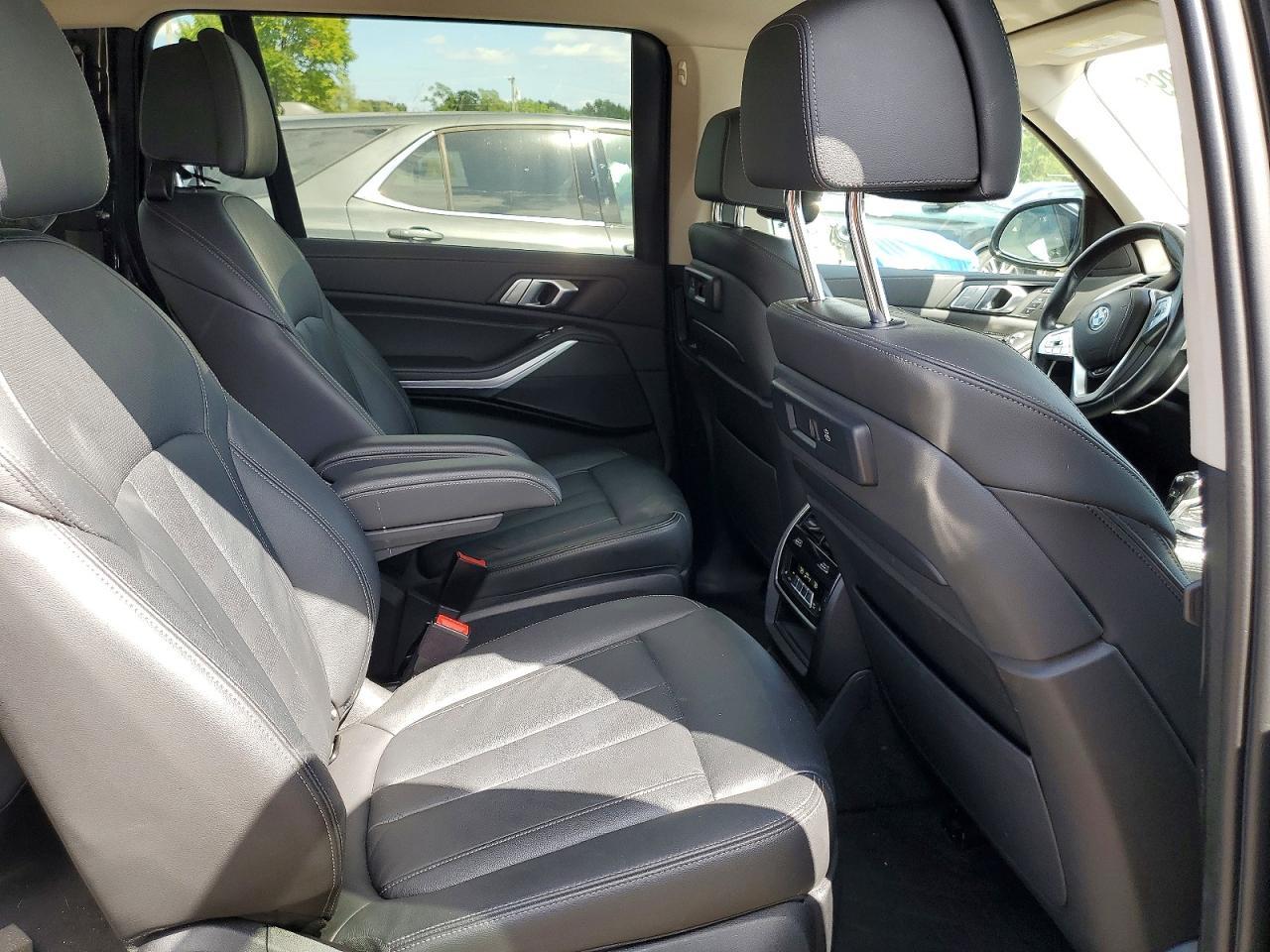 2022 BMW X7 xDrive40I - zdjęcie 11