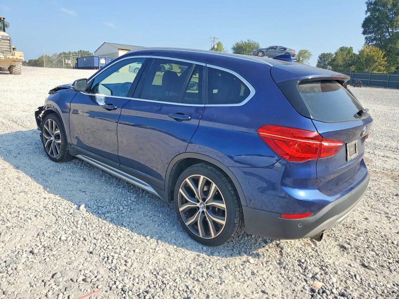 2017 BMW X1 xDrive28I - zdjęcie 2