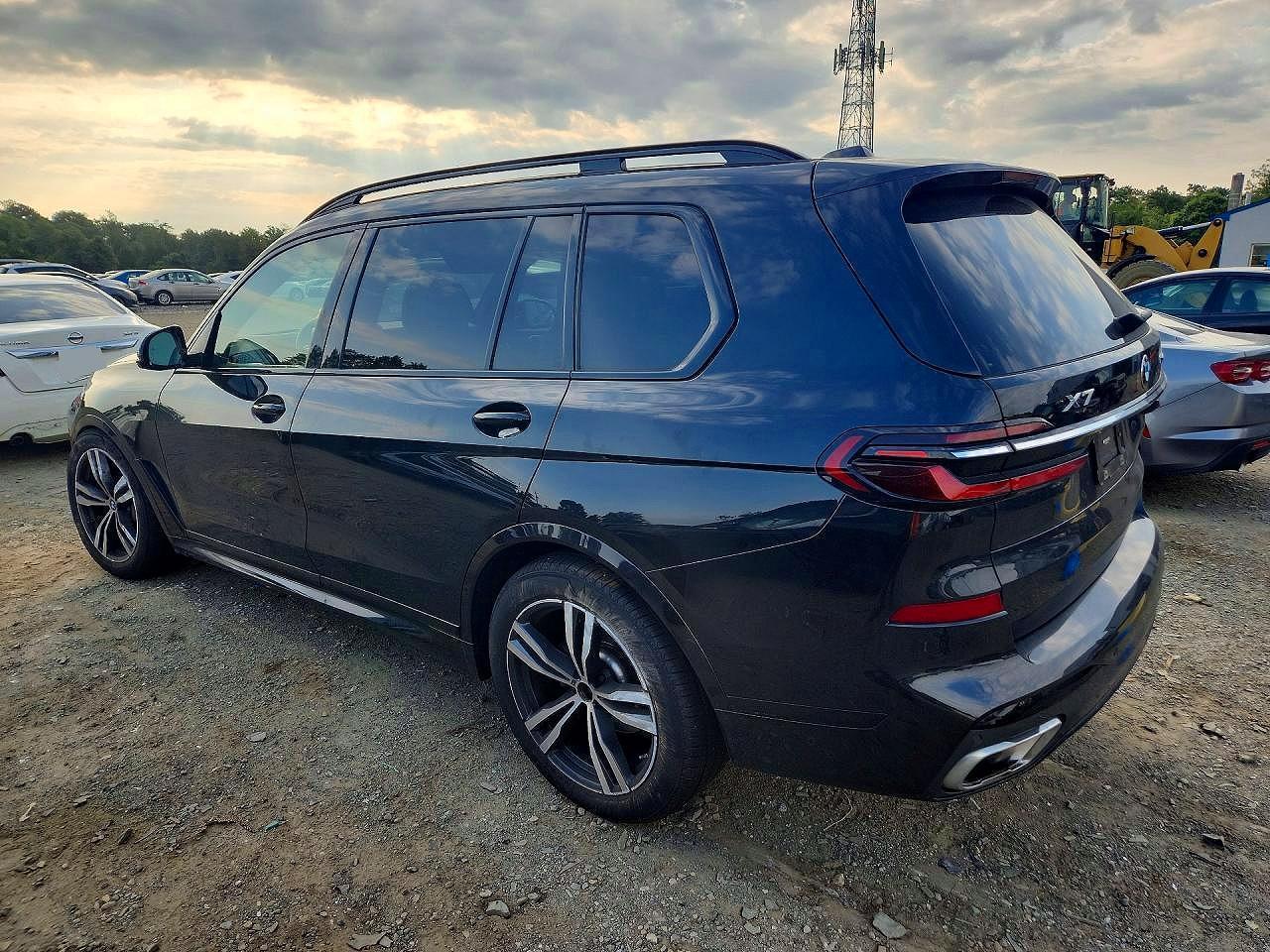 2024 BMW X7 xDrive40I - zdjęcie 2