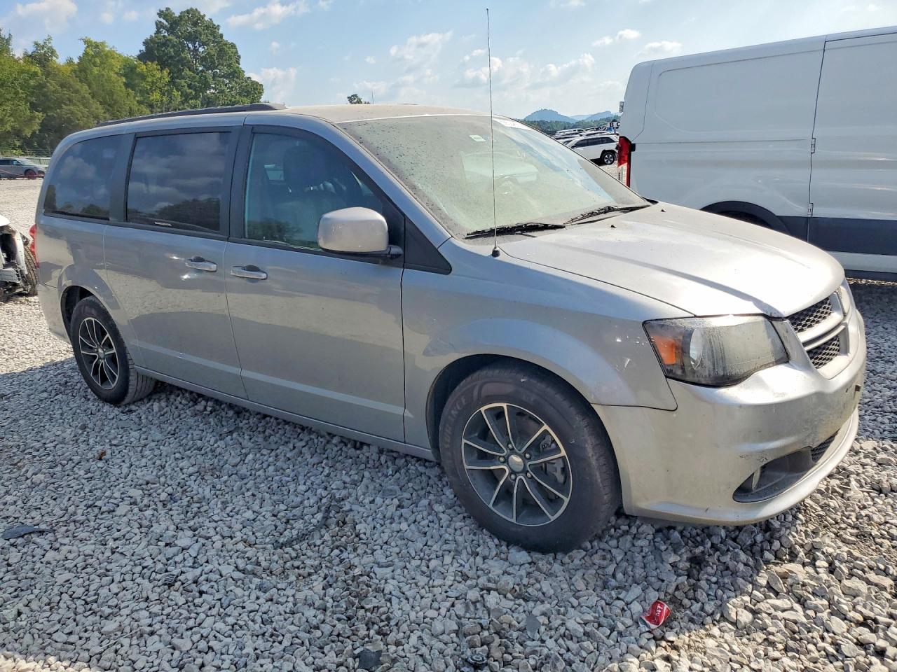 2018 Dodge Grand Caravan Gt - zdjęcie 4