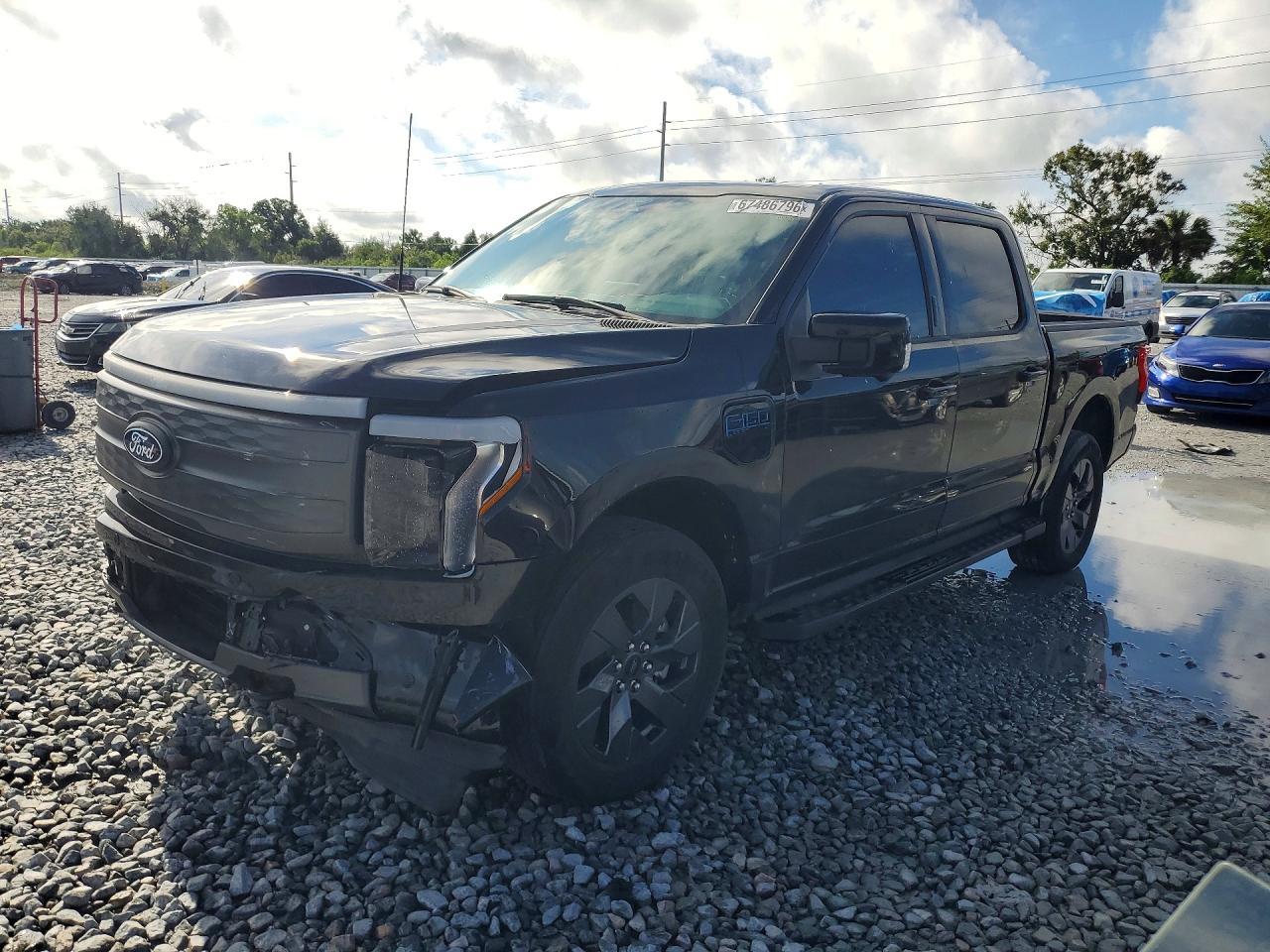 2024 Ford F150 Lightning Lariat - zdjęcie główne