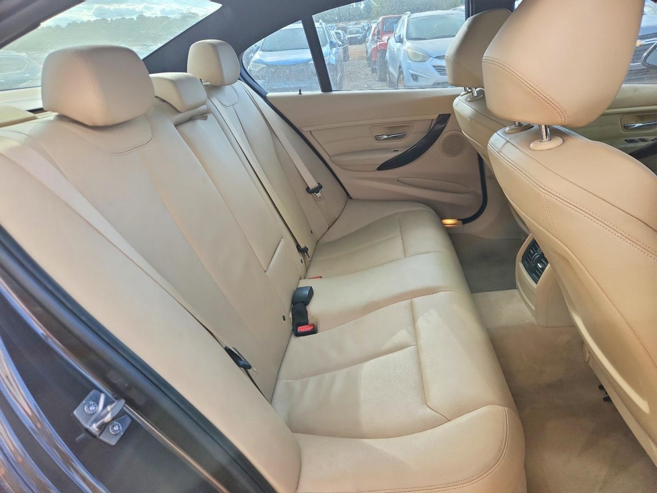 2014 BMW 320 I - zdjęcie 10