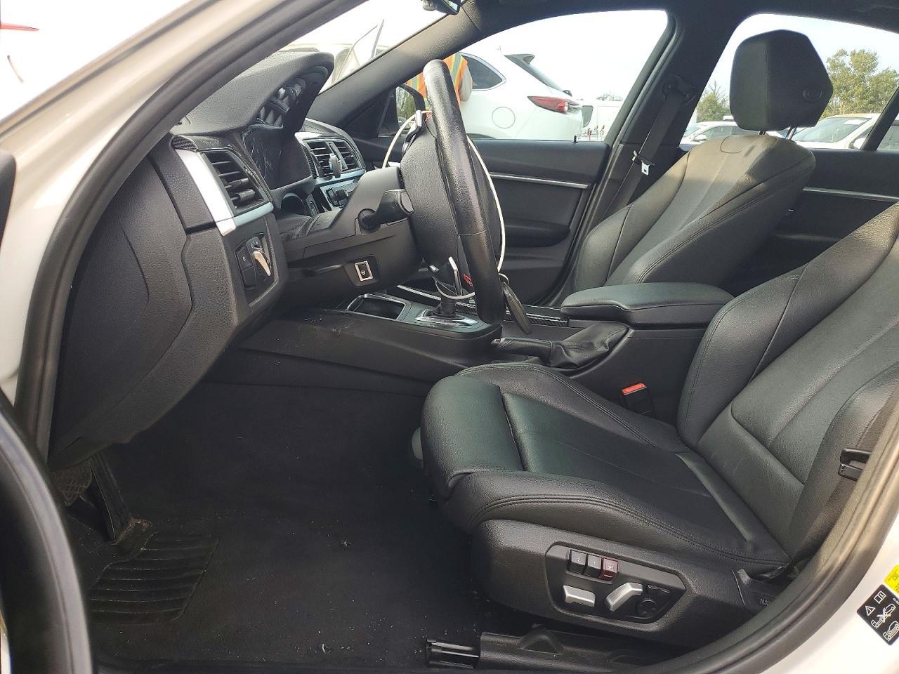 2018 BMW Seria 3 330i - zdjęcie 7