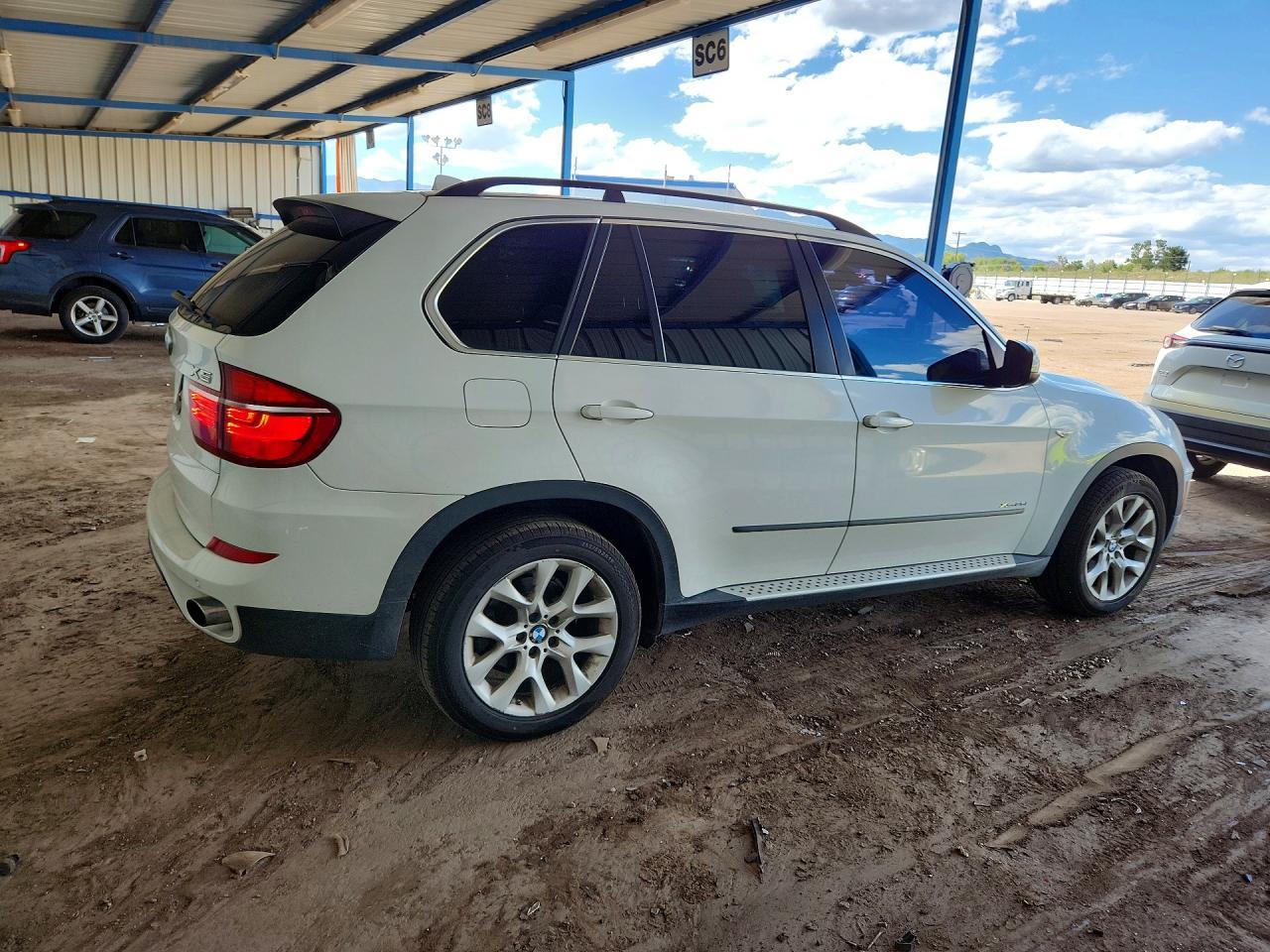 2013 BMW X5 xDrive35I - zdjęcie 3