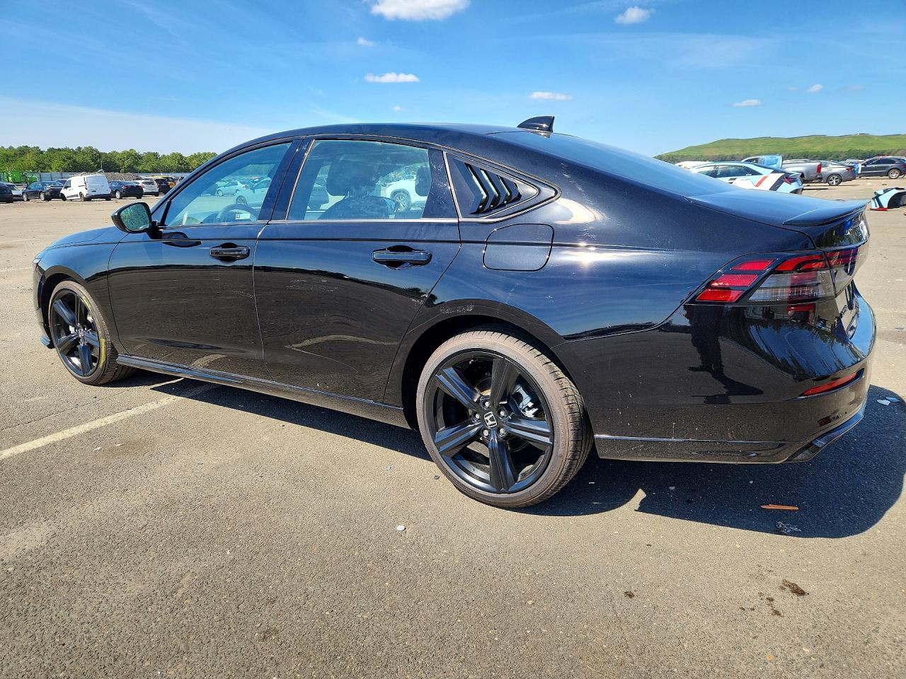 2026 Honda Accord Hybrid Sport-L - zdjęcie 2