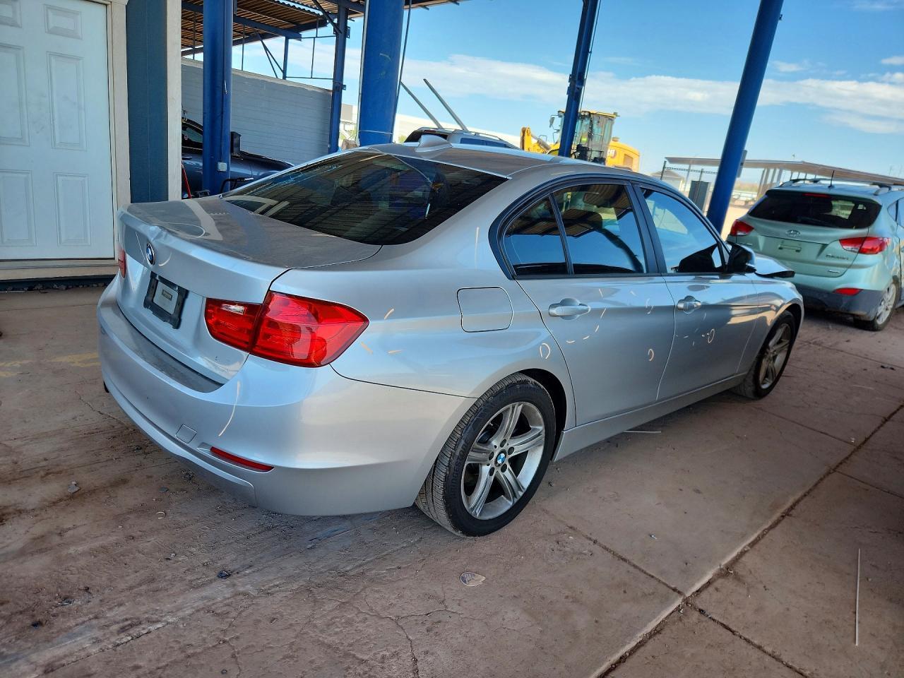 2015 BMW 320 I - zdjęcie 3