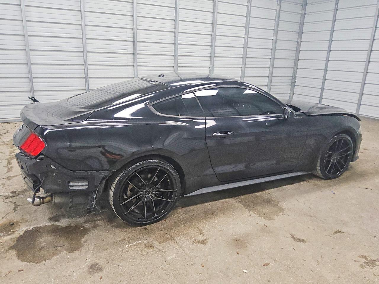 2019 Ford Mustang - zdjęcie 3