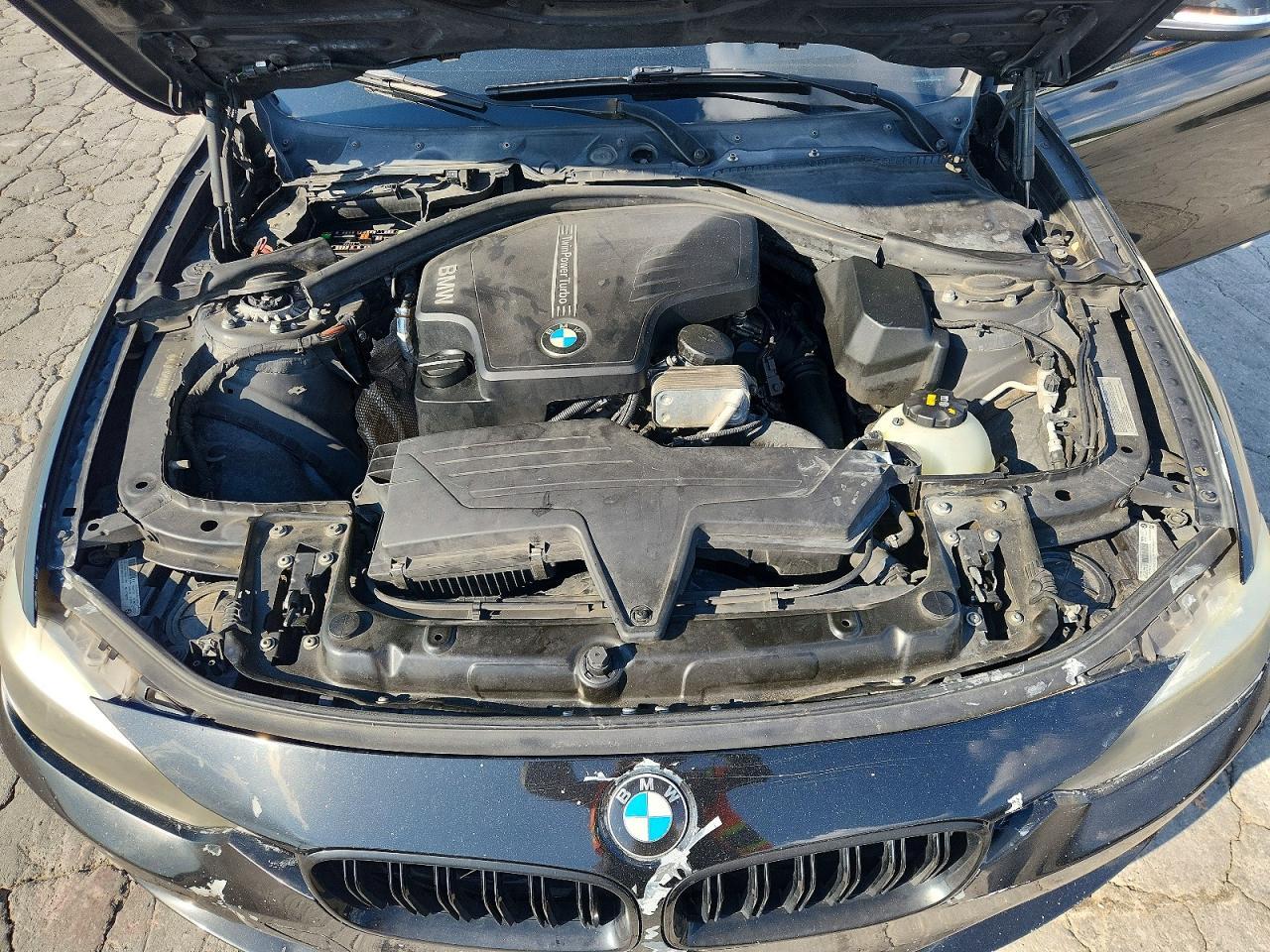 2015 BMW 320 I - zdjęcie 11