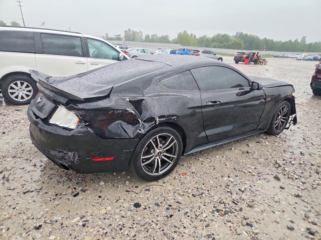 2017 Ford Mustang - zdjęcie 3