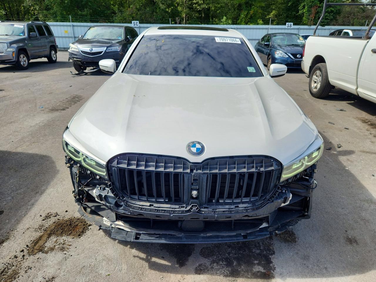 2021 BMW Seria 7 750i - zdjęcie 5