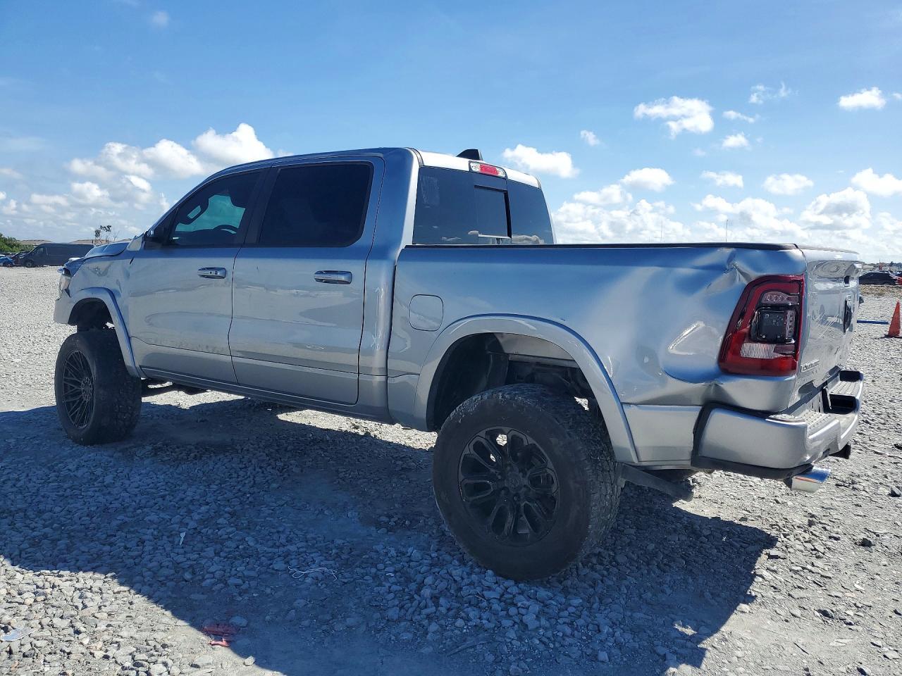2021 Ram 1500 Laramie - zdjęcie 2