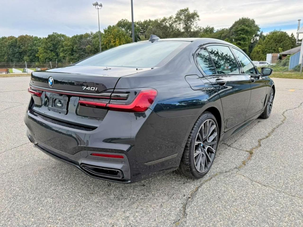 2022 BMW Seria 7 740i - zdjęcie 4