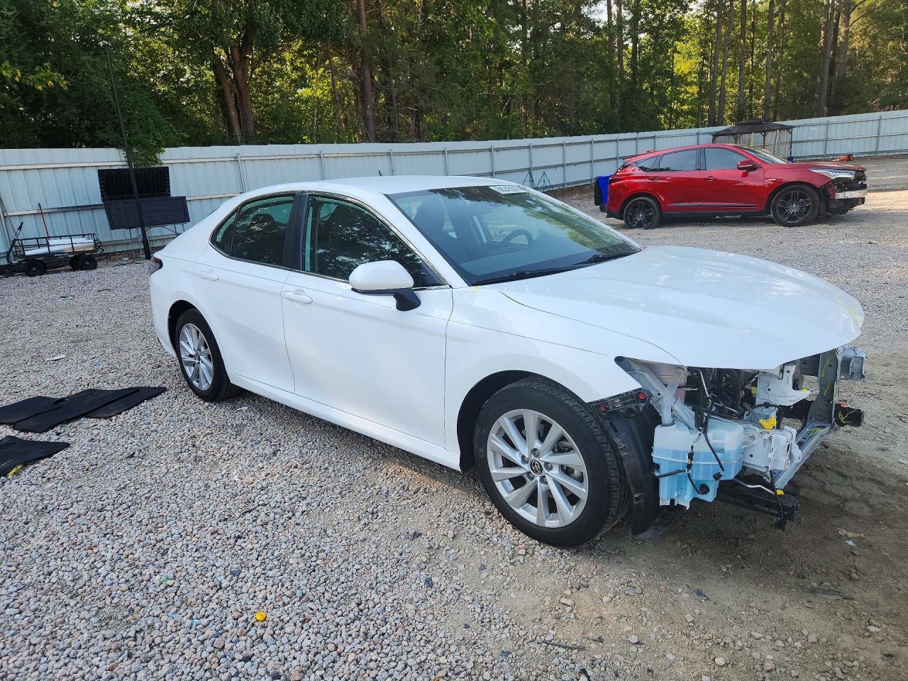 2023 Toyota Camry Le - zdjęcie 4
