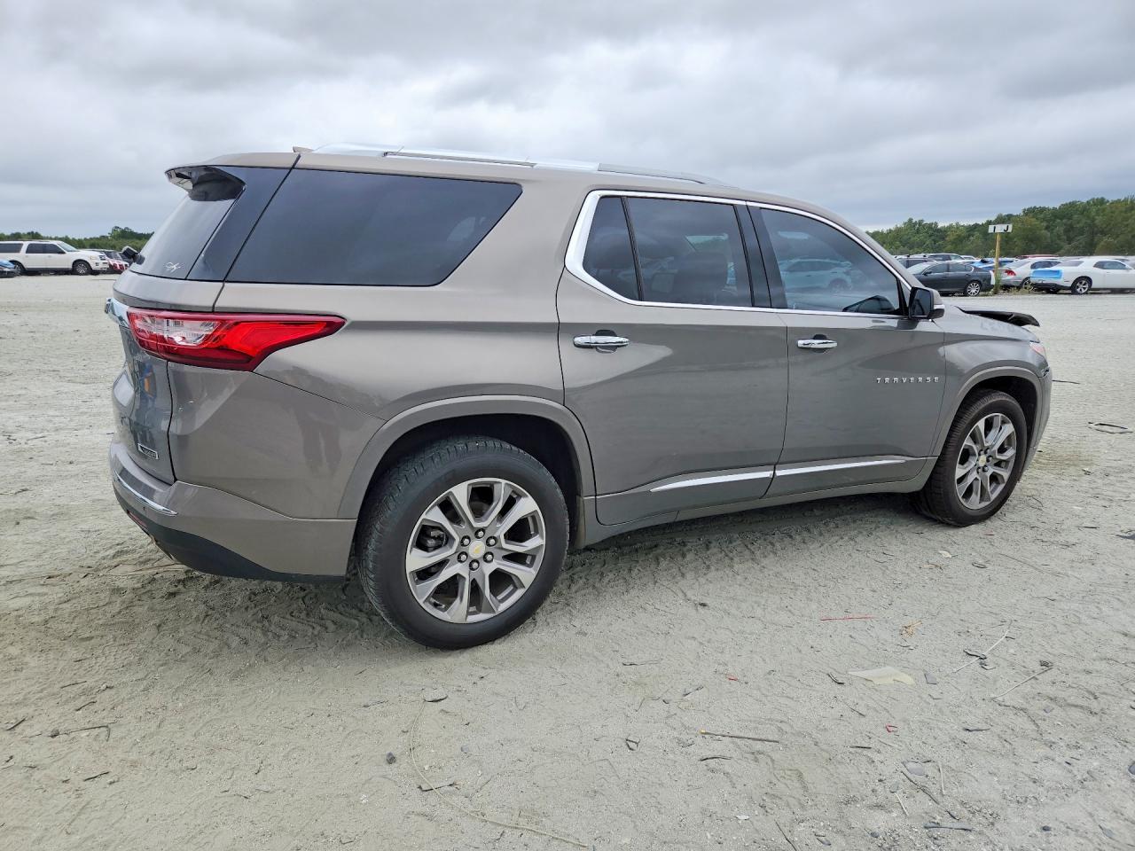 2018 Chevrolet Traverse Premier - zdjęcie 3