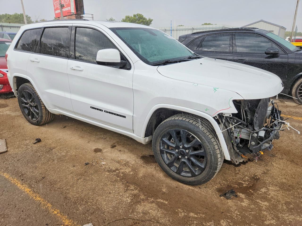 2019 Jeep Grand Cherokee Laredo - zdjęcie 4