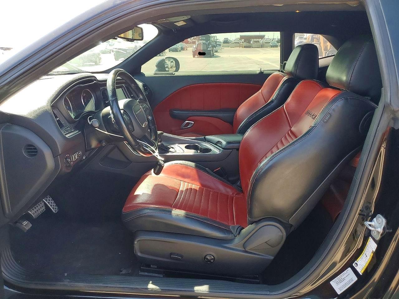 2016 Dodge Challenger R - zdjęcie 7