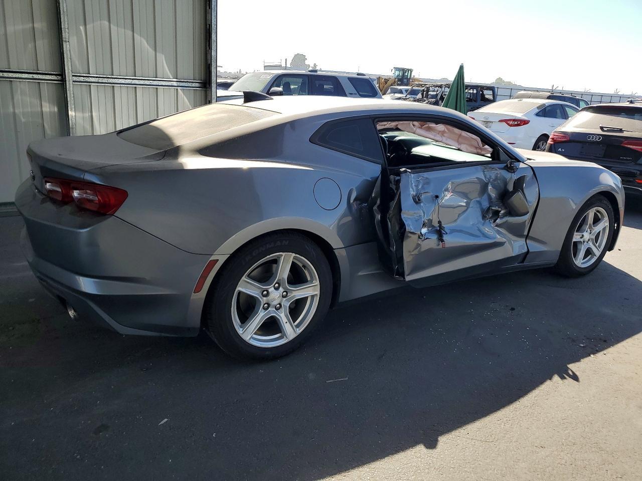 2019 Chevrolet Camaro Ls - zdjęcie 3