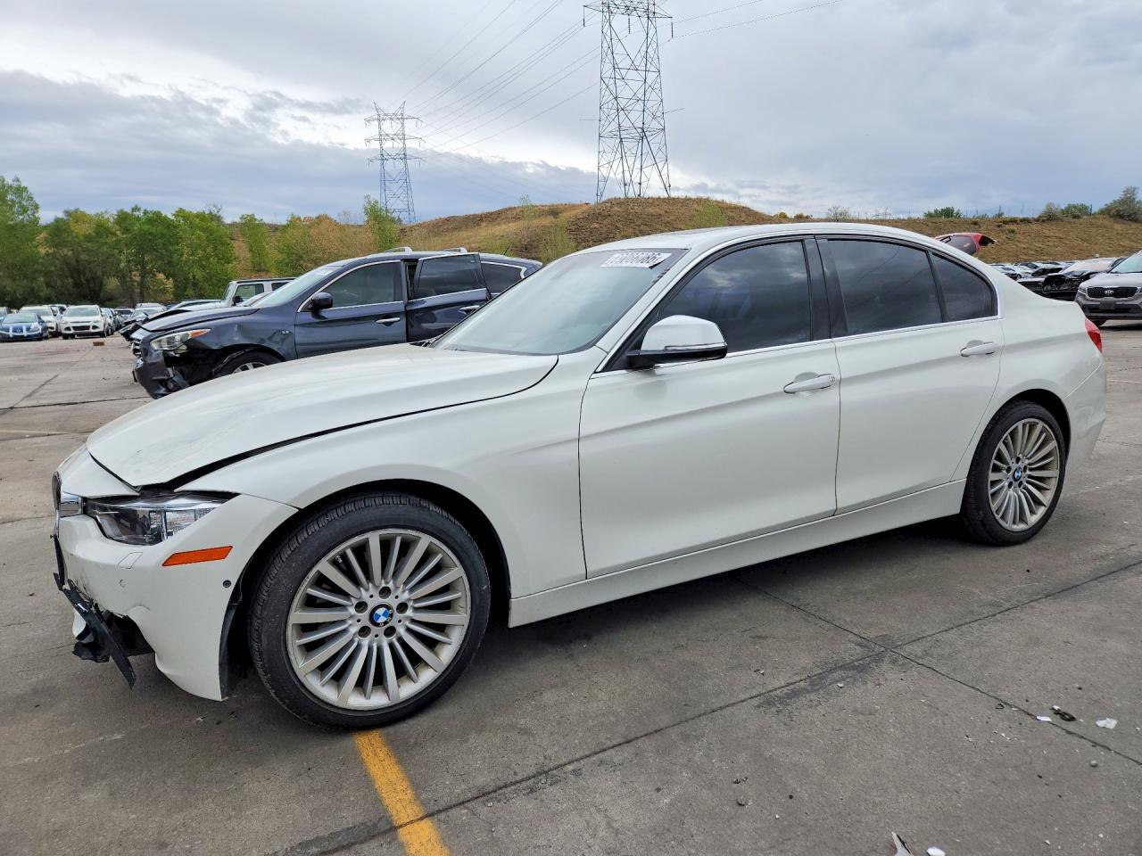 2014 BMW Seria 3 328i - zdjęcie główne