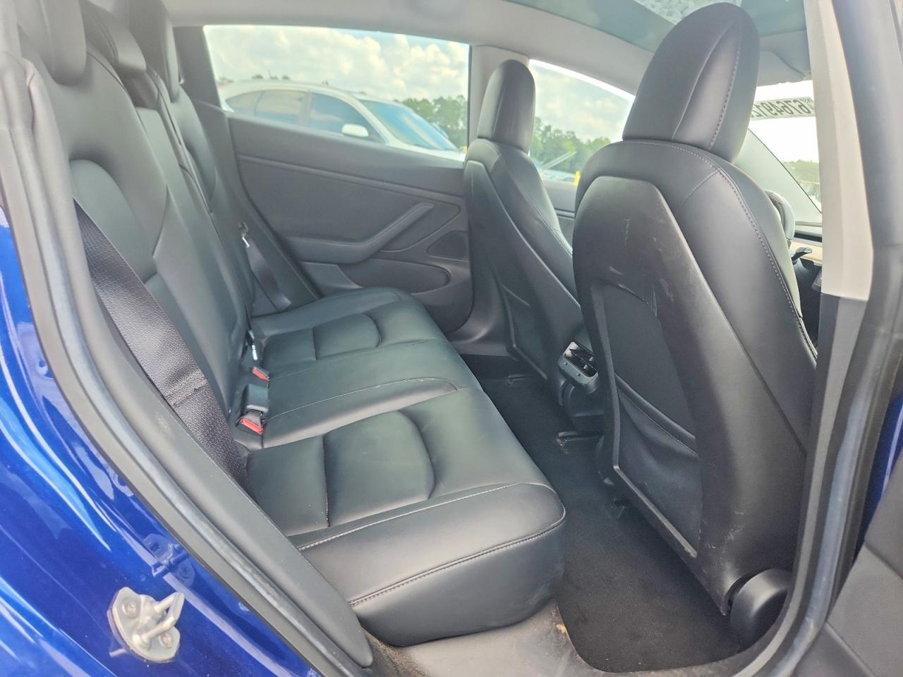 2019 Tesla Model 3 - zdjęcie 10
