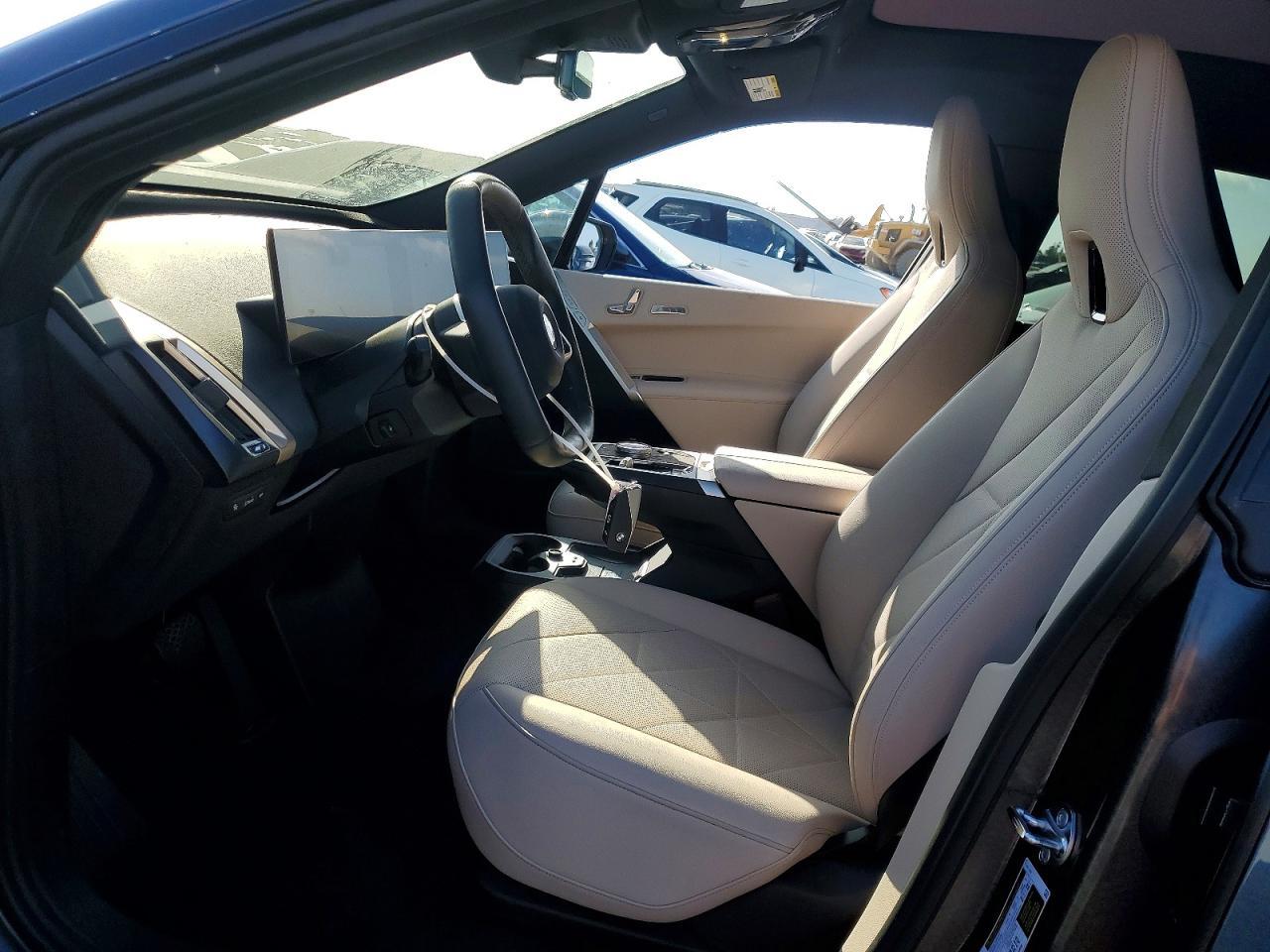 2026 BMW Ix xDrive45 - zdjęcie 7