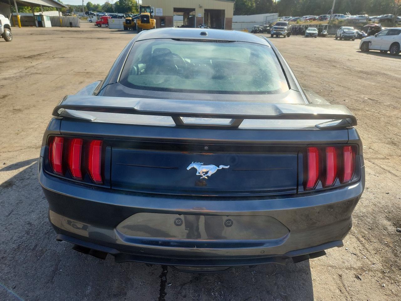2019 Ford Mustang - zdjęcie 6
