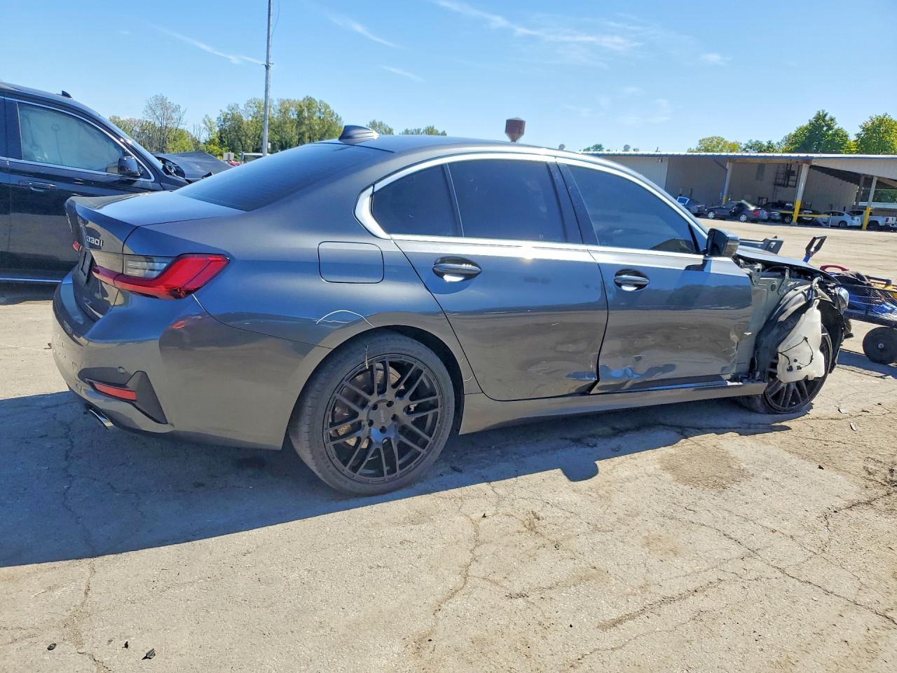 2020 BMW Seria 3 330i - zdjęcie 3