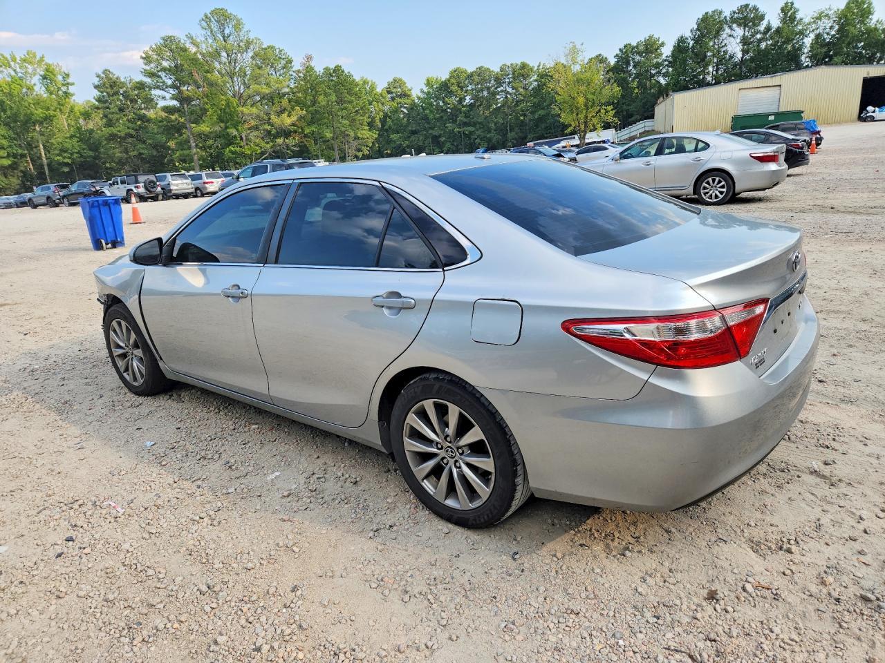 2015 Toyota Camry Xle - zdjęcie 2