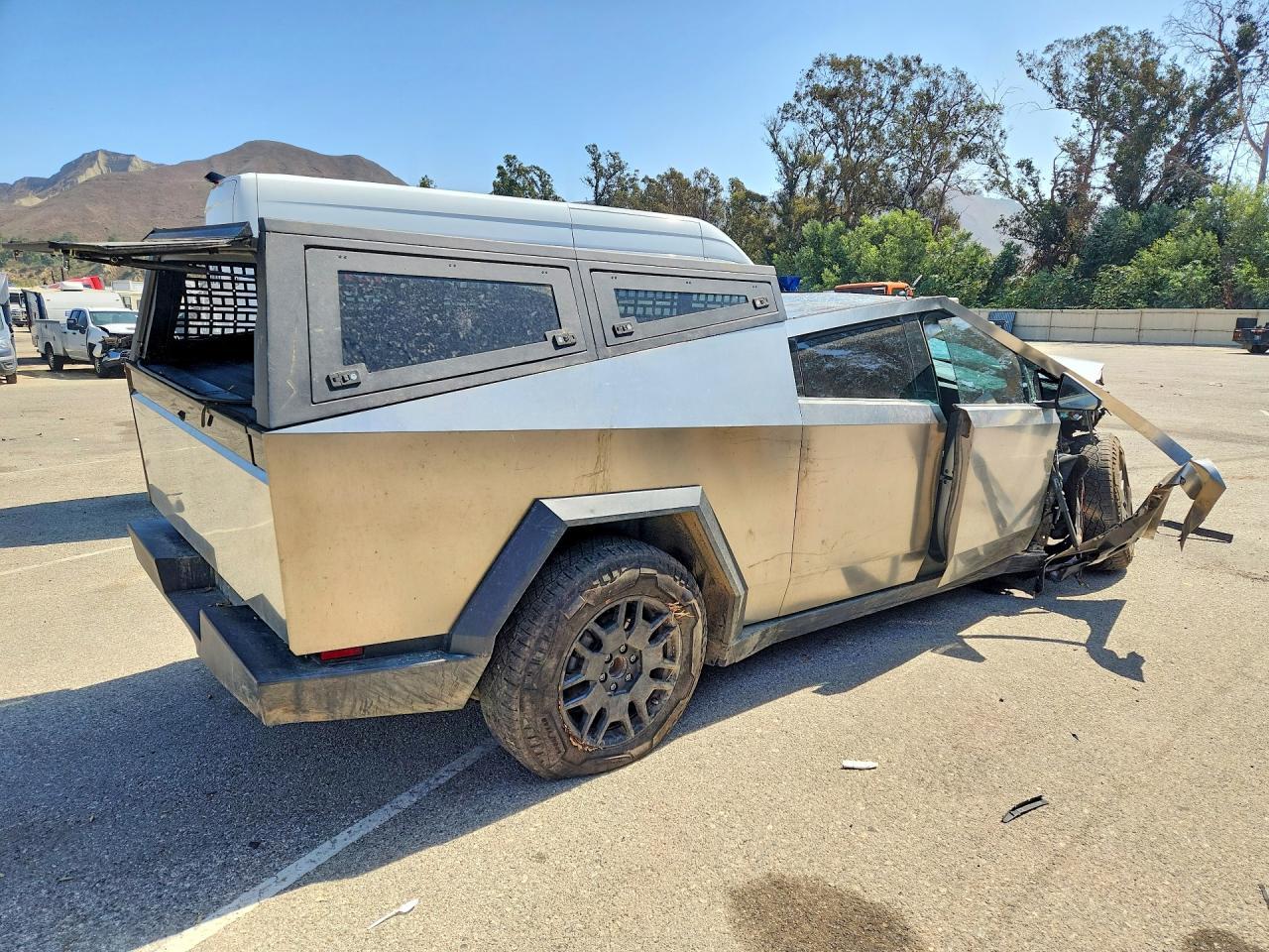 2024 Tesla Cybertruck - zdjęcie 3