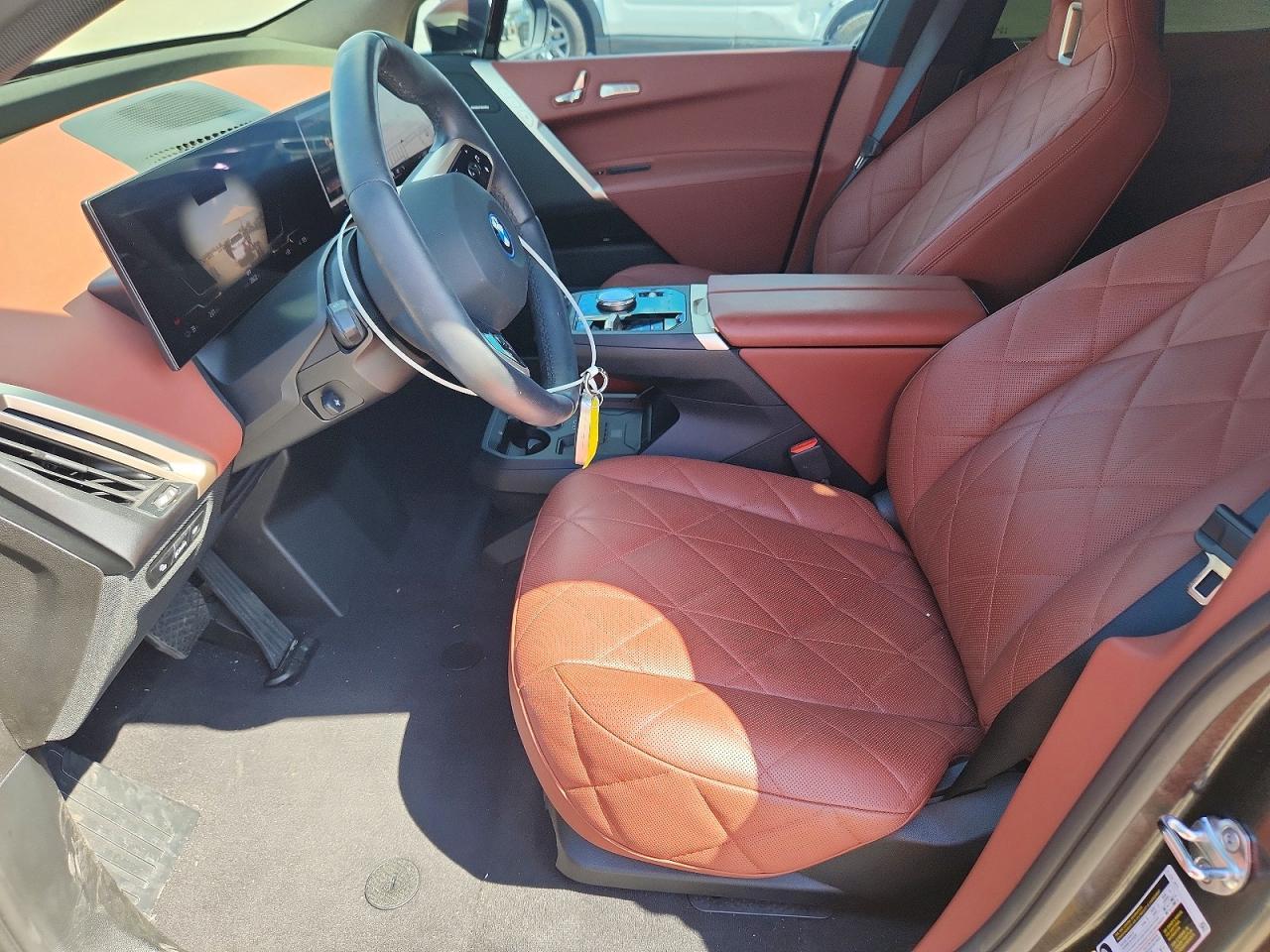 2025 BMW Ix xDrive50 - zdjęcie 7