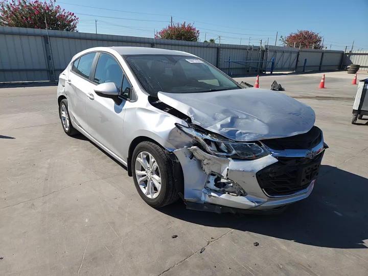 2019 Chevrolet Cruze Ls - zdjęcie 13