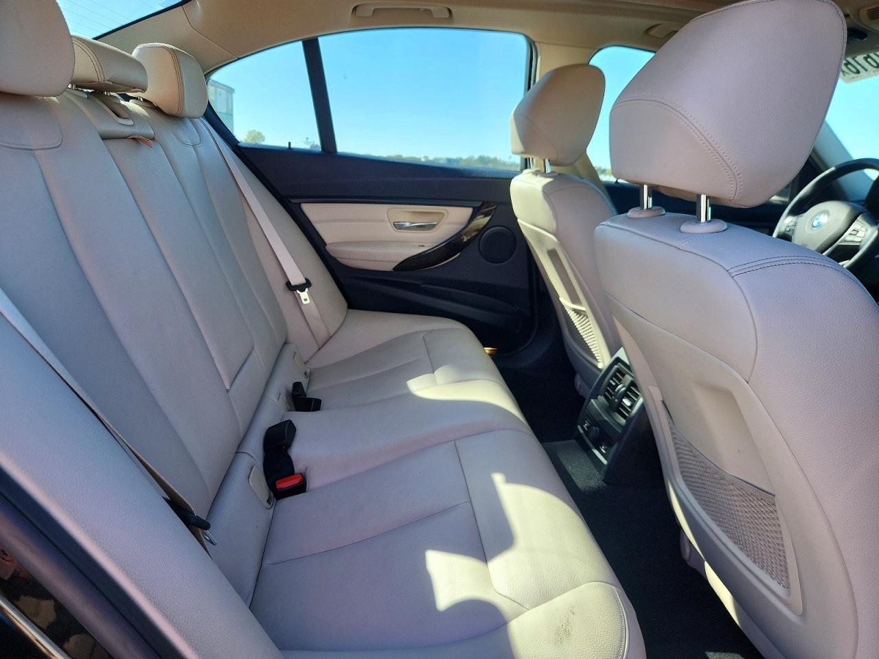 2015 BMW Seria 3 328i - zdjęcie 10