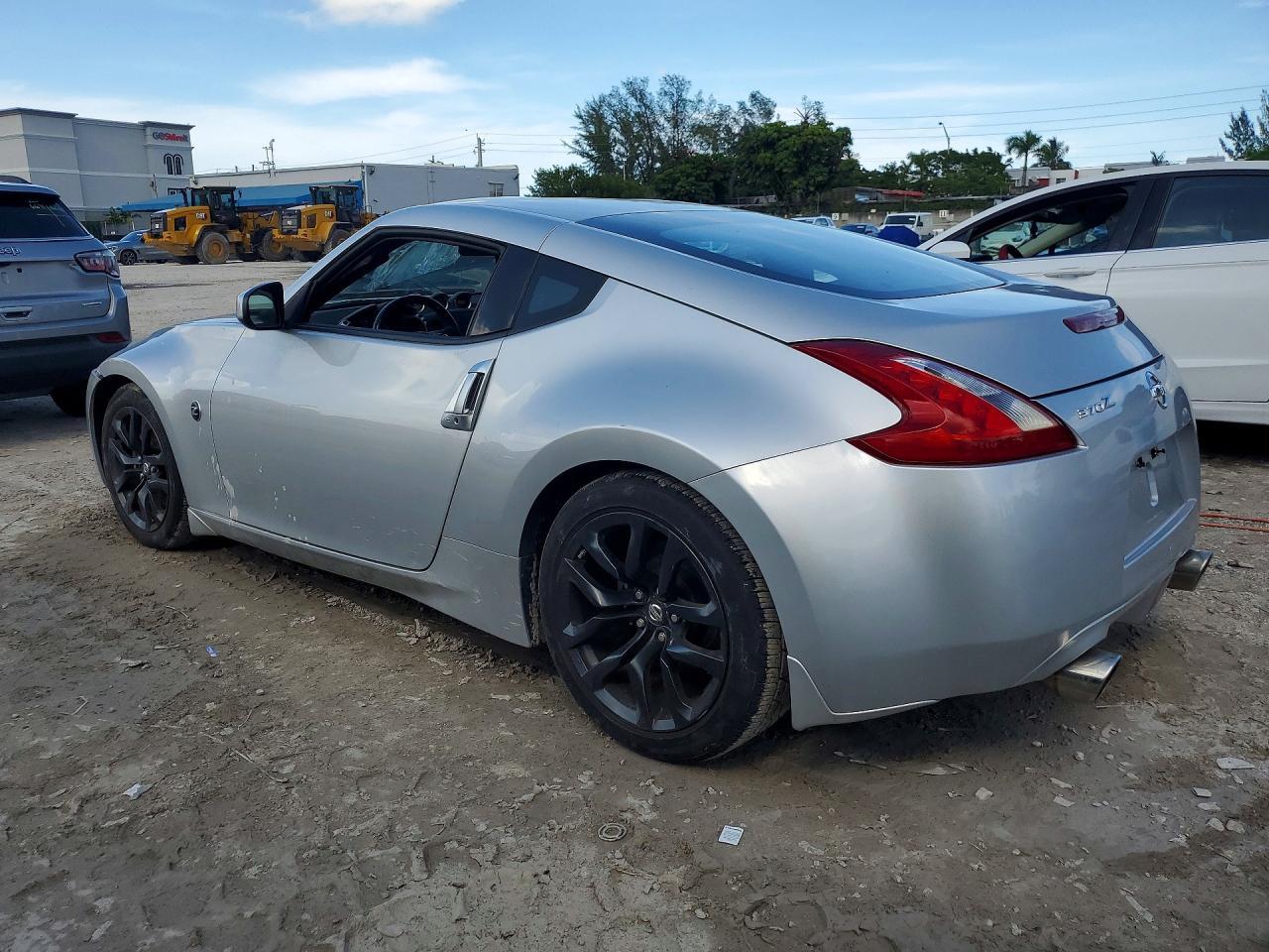 2016 Nissan 370Z Base - zdjęcie 2