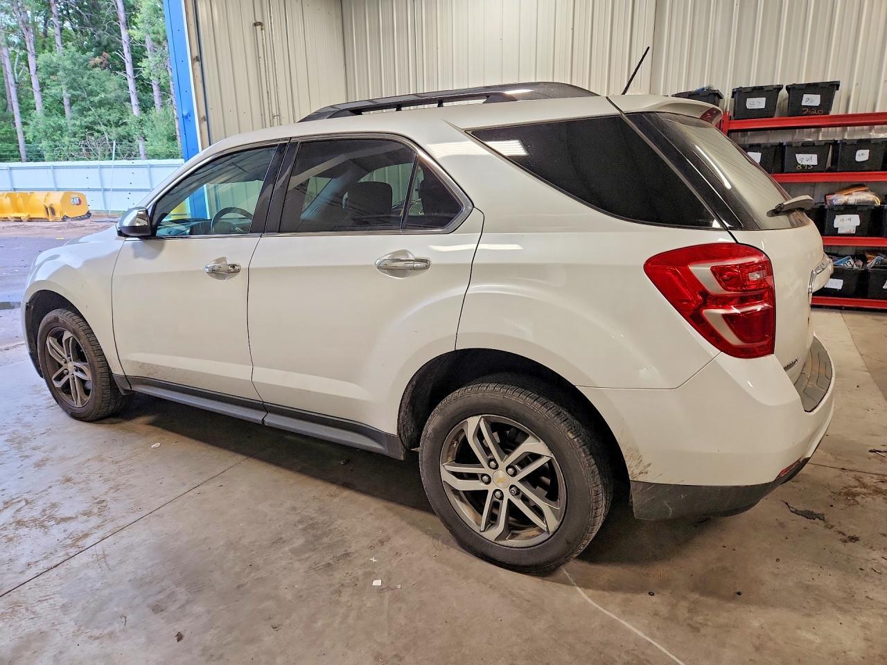 2017 Chevrolet Equinox Premier - zdjęcie 2