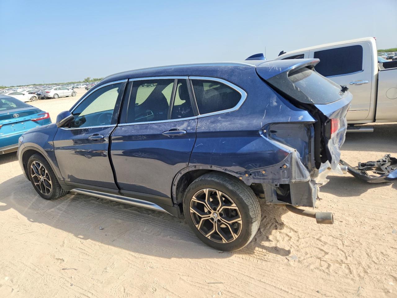 2021 BMW X1 xDrive28I - zdjęcie 2