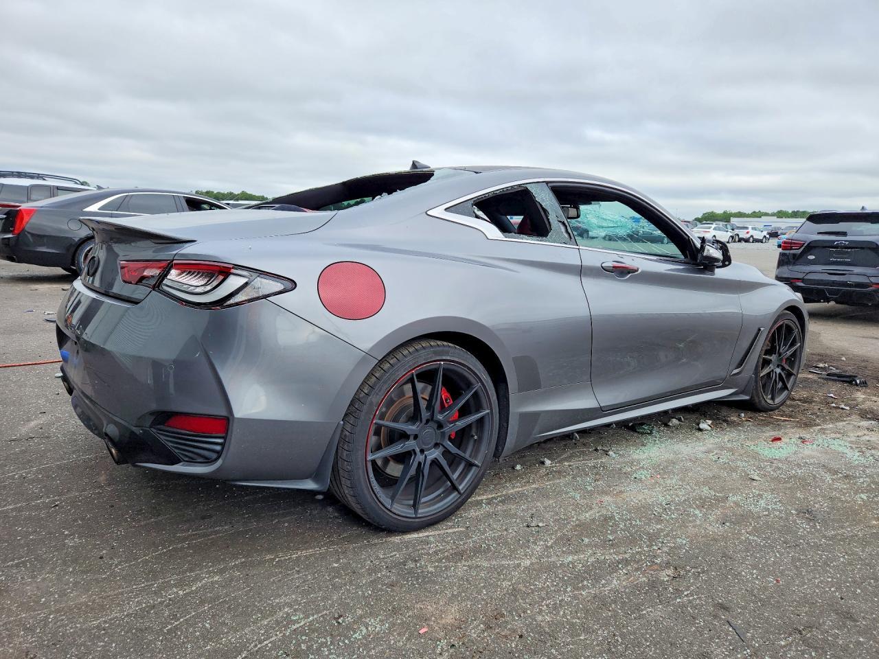 2017 Infiniti Q60 Red Sport 400 - zdjęcie 3