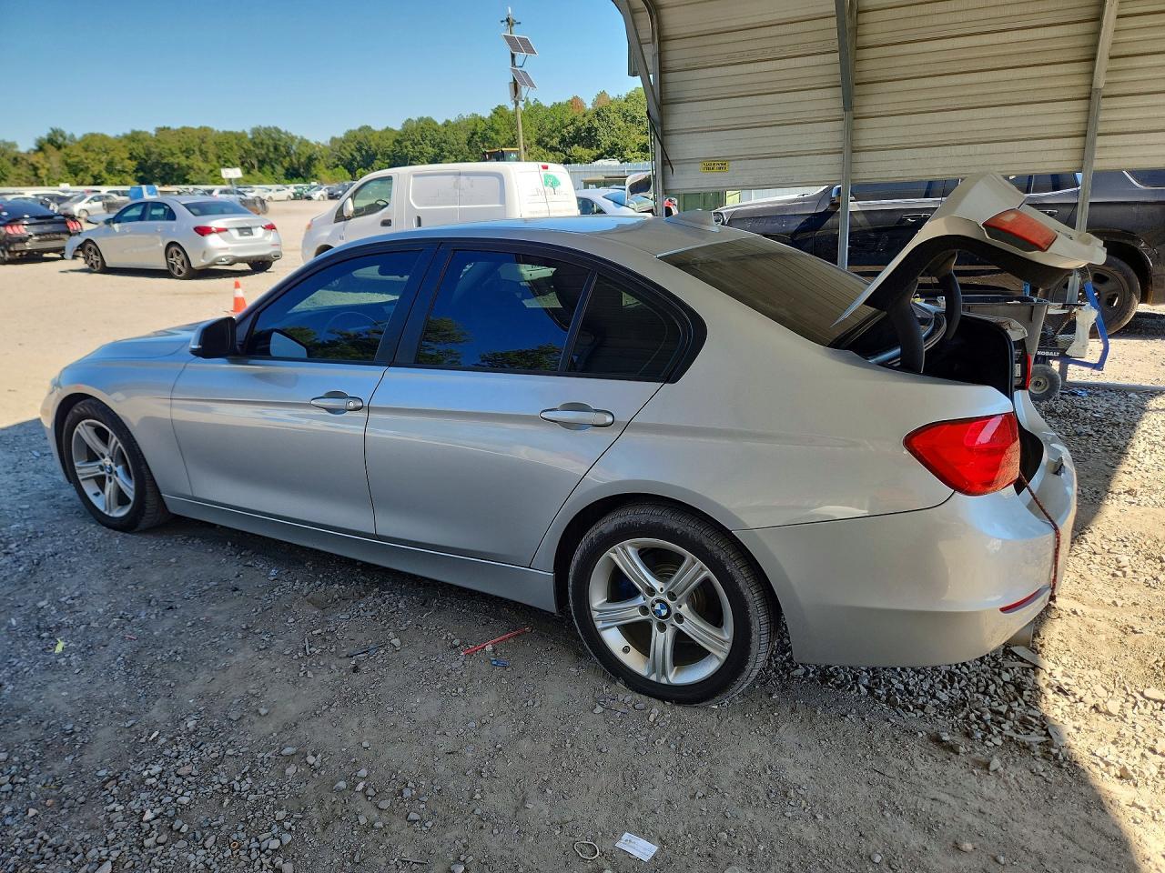 2015 BMW 320 I - zdjęcie 2