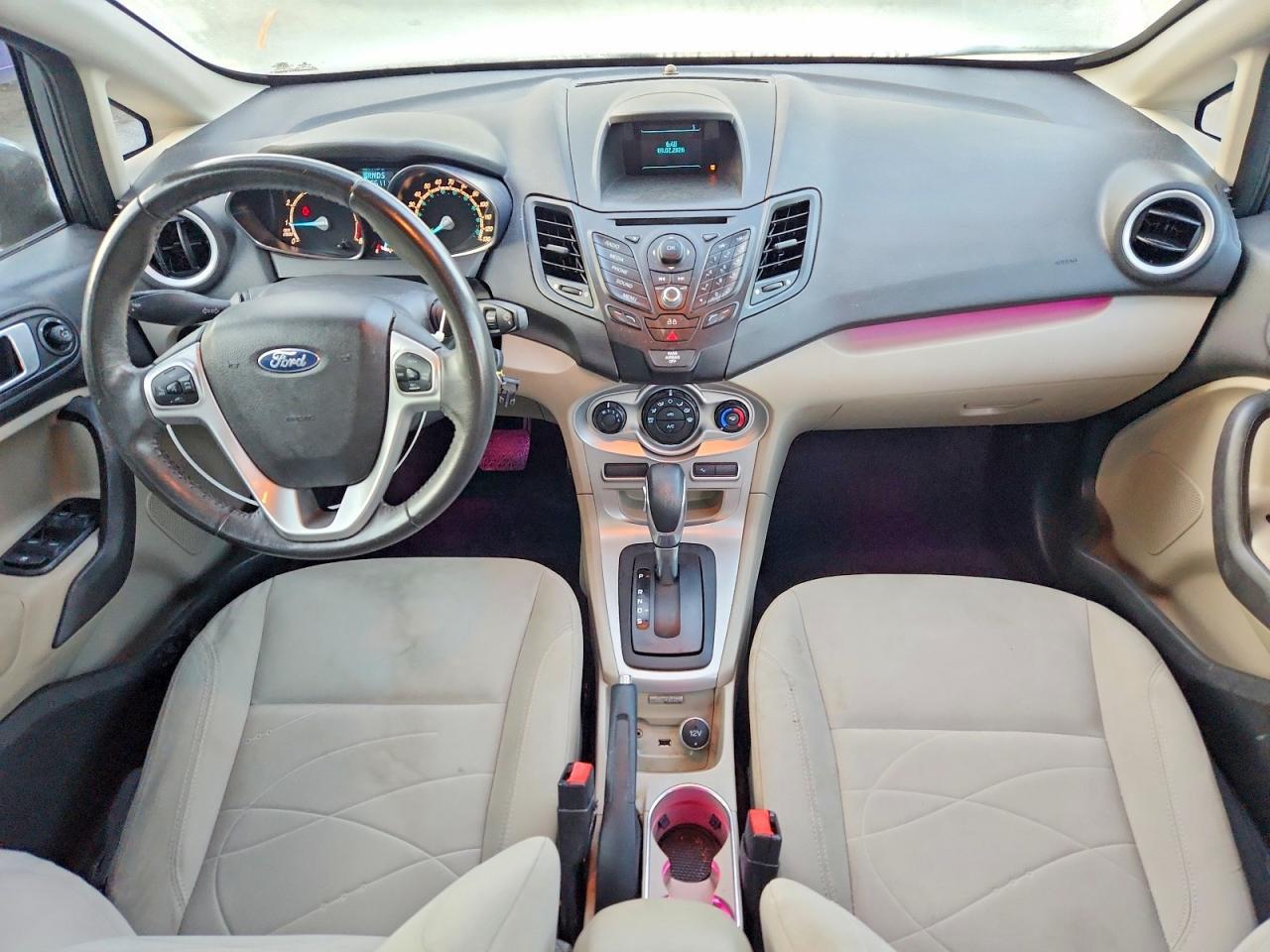 2015 Ford Fiesta Se - zdjęcie 8