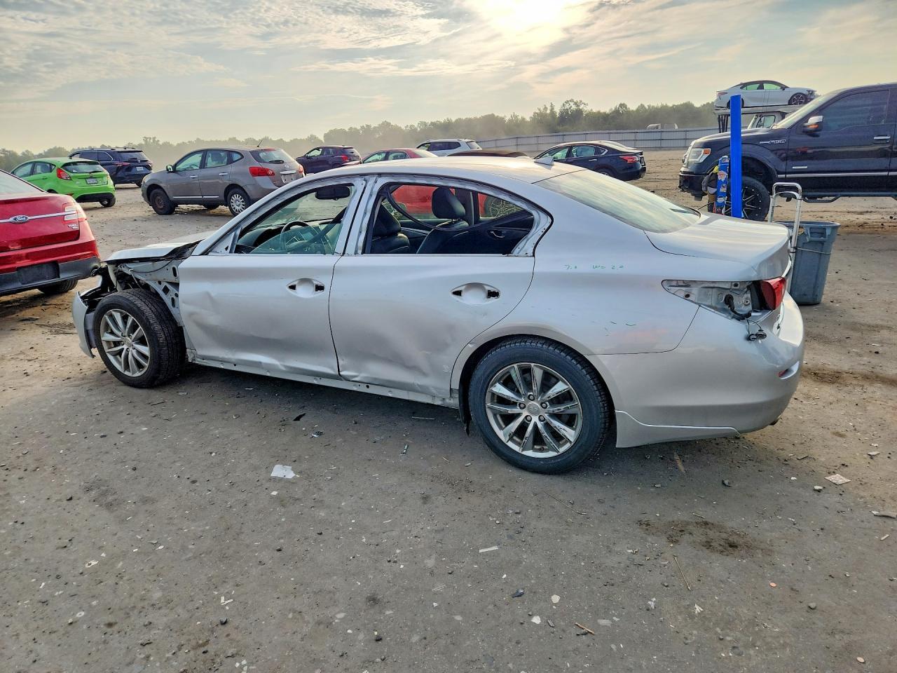 2014 Infiniti Q50 Base - zdjęcie 2